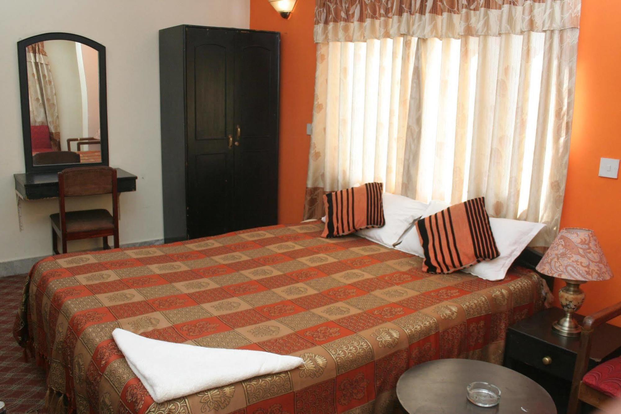 Annapurna Guest House Kathmandu Bagian luar foto